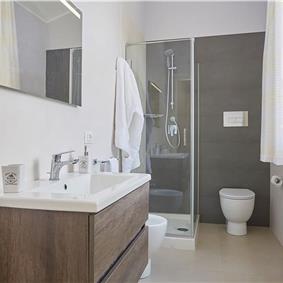 5 bedroom villa with infinity pool, Castellammare del Golfo, sleeps 9